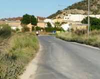 Estado de abandono en los accesos a la zona residencial de El Rasillo