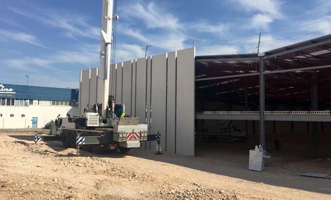 Después de la crisis, la primera nave que se está construyendo en Yecla es obra de Inmobiliaria Industrial Yecla.