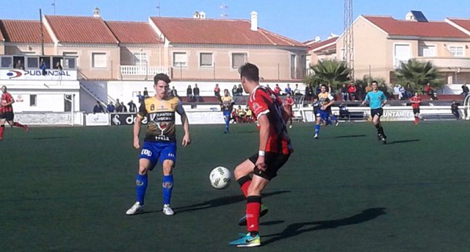 Pulpí da tres importantes puntos al Yeclano