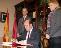 El PSOE pide la retirada el apoyo institucional del Ayuntamiento a PAS