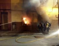 Un incendio arrasa parte de una vivienda en la calle Lepanto