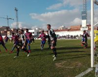 El Lorca demuestra su condición de líder goleando al Yeclano