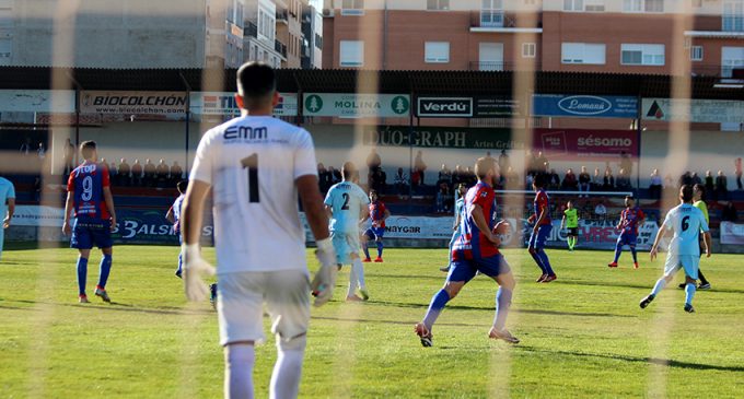 El Yeclano hace los deberes frente a El Palmar