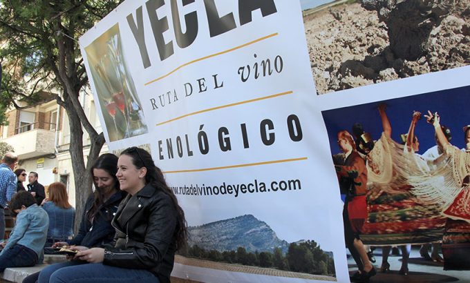 Lo mejor de unas tapas y vinos son las charlas con los amigos