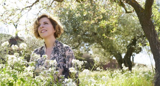 Sole Giménez anuncia nuevo disco rodeada de ‘hombres sensibles’