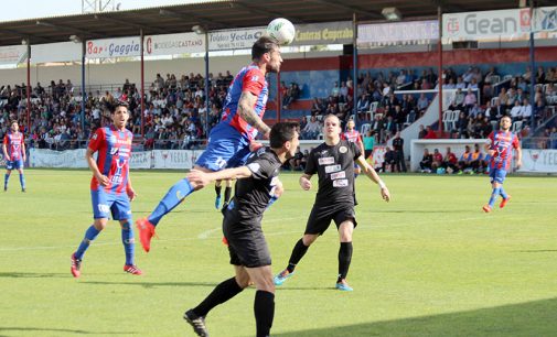 Derrota amarga de un Yeclano que mereció más