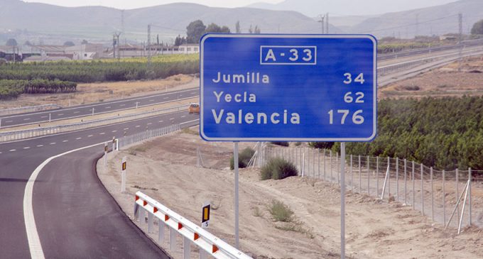 El PSOE pide que se señalice turísticamente todo el recorrido de la autovía A-33