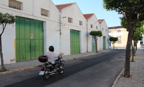 Ayuntamiento y agricultores discrepan sobre el uso de las naves del trigo