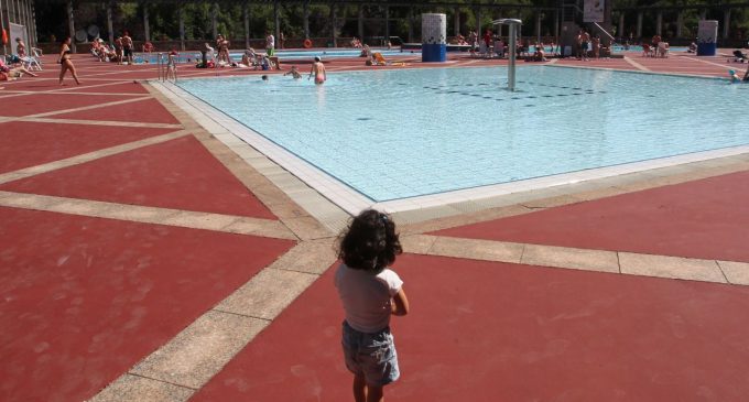 Las piscinas, la diversión con riesgos para los menores