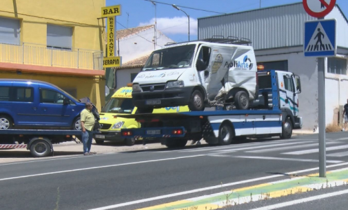 Tres personas heridas en un choque en la Nacional 344