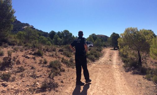 Un mensaje en una paloma alerta de tres personas atrapadas en una cueva del Arabí