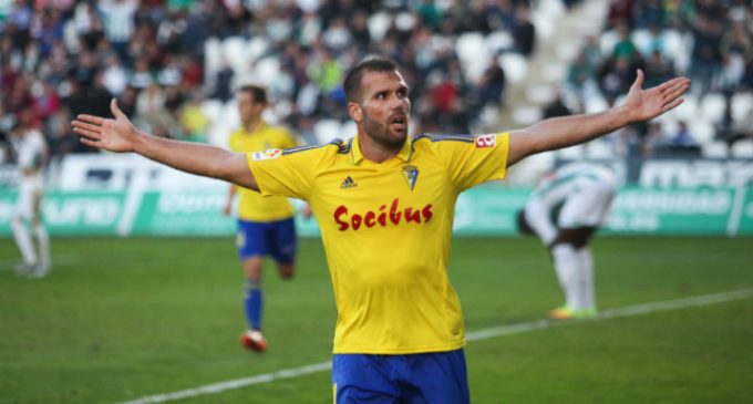 Alfredo Ortuño protagoniza el culebrón del verano en Segunda