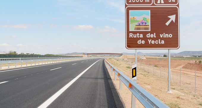Con autovía, lanzamos #EsFacilLlegar #RutaVinoYecla